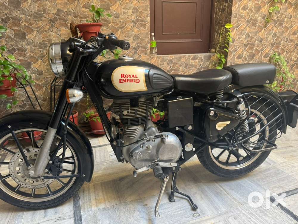 Single owner Classic Black Bullet in excellent Condition