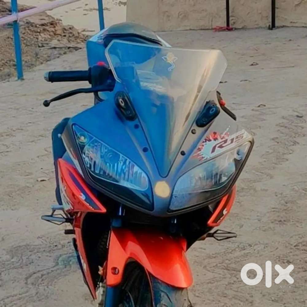 Very good condition r15 v2