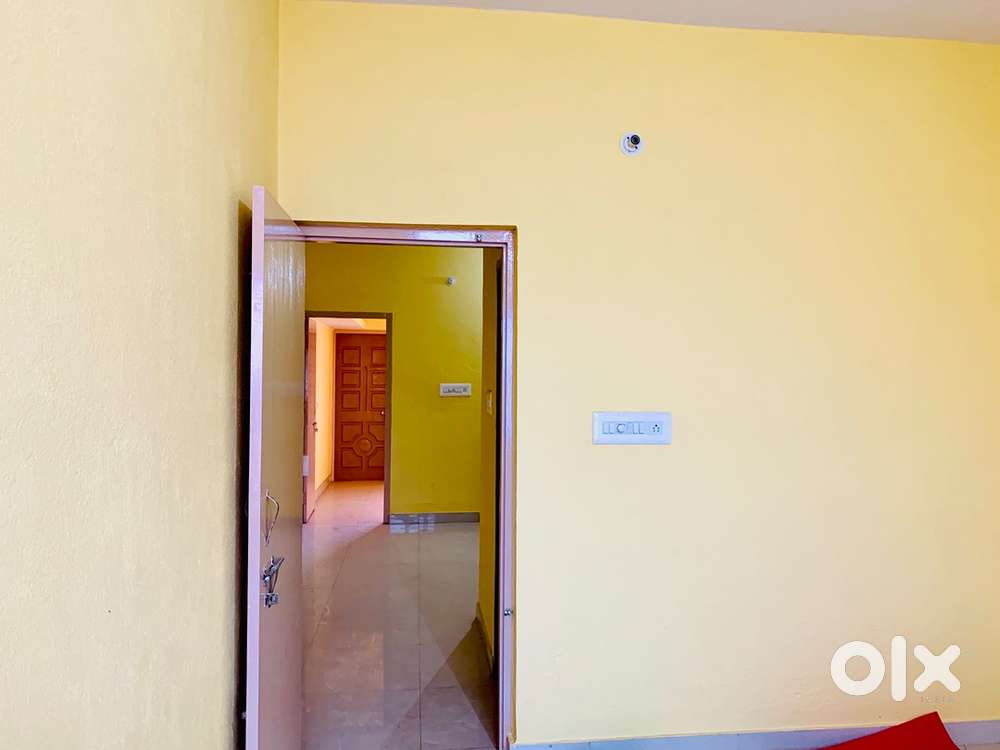 2Bhk newly painted flat at Atal path rajiv nagar,no car parking