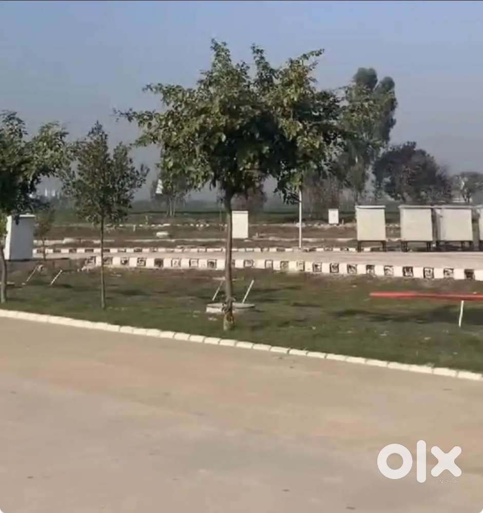 450 meter plot Park facing sector 32 karnal for sale