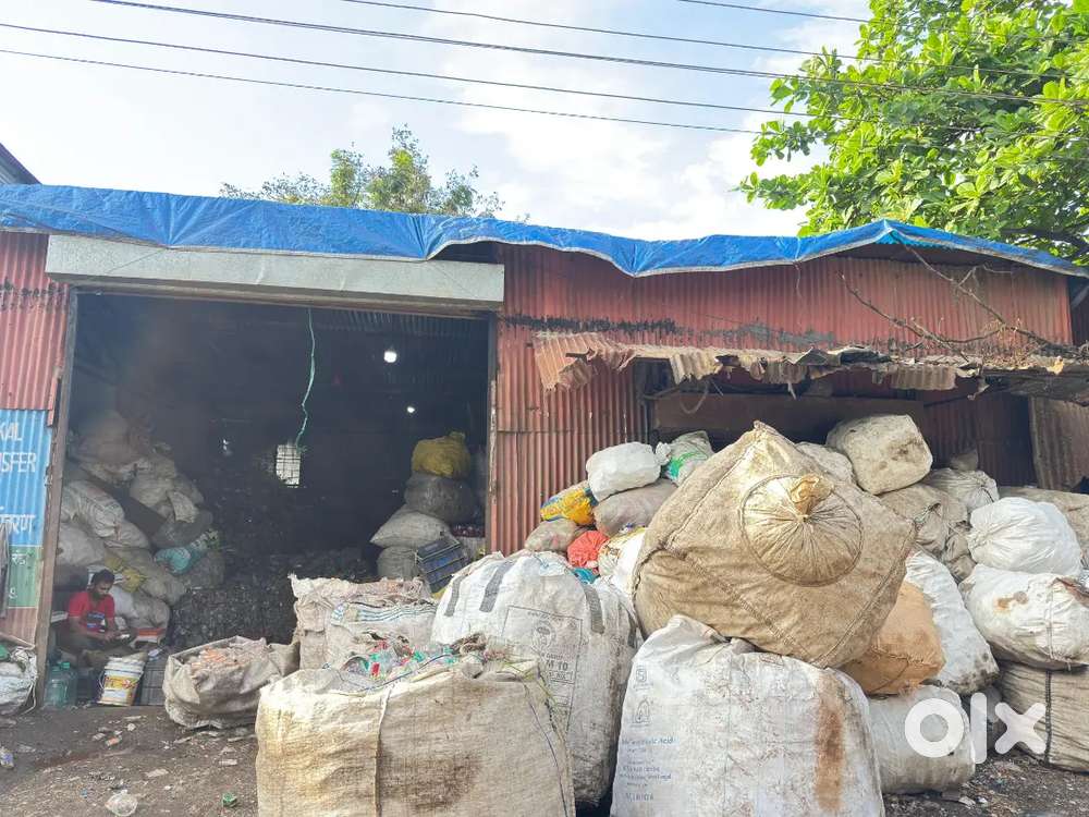 Godown WareHouse for Sale 1100 Sp. ft