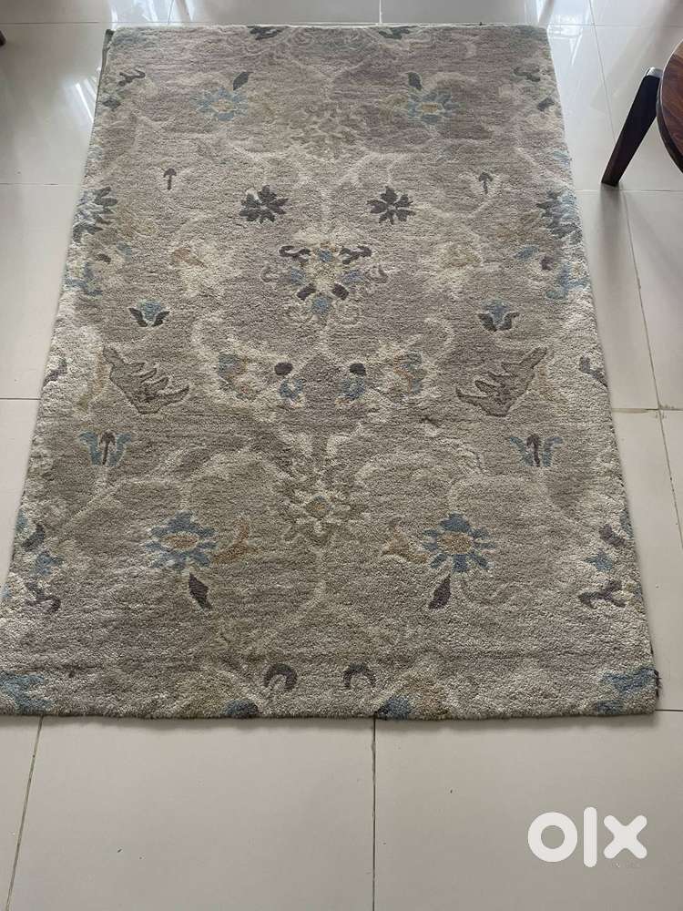 Carpet for sale - 4x6 feet in excellent condition