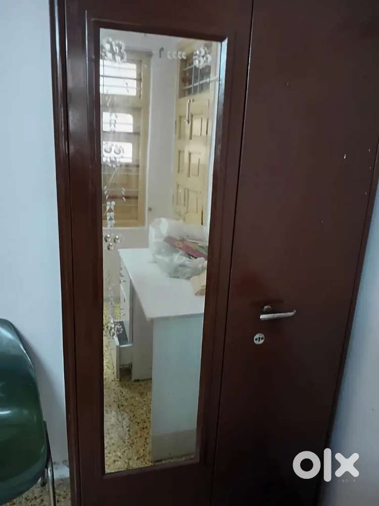 Metal cupboard 3 nos.