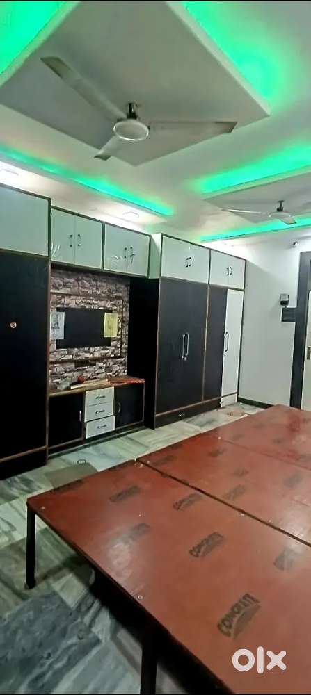 Room for girls only per bed 4000