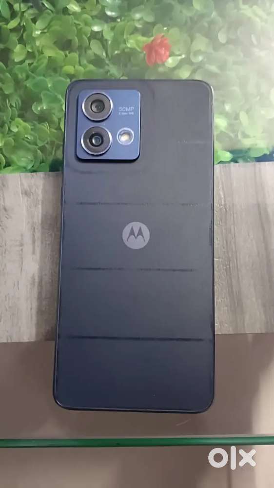 Moto g 84 5g storage 12/256( front glass damage) all good performance