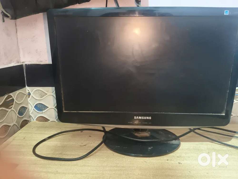 32 Inches samsung monitor