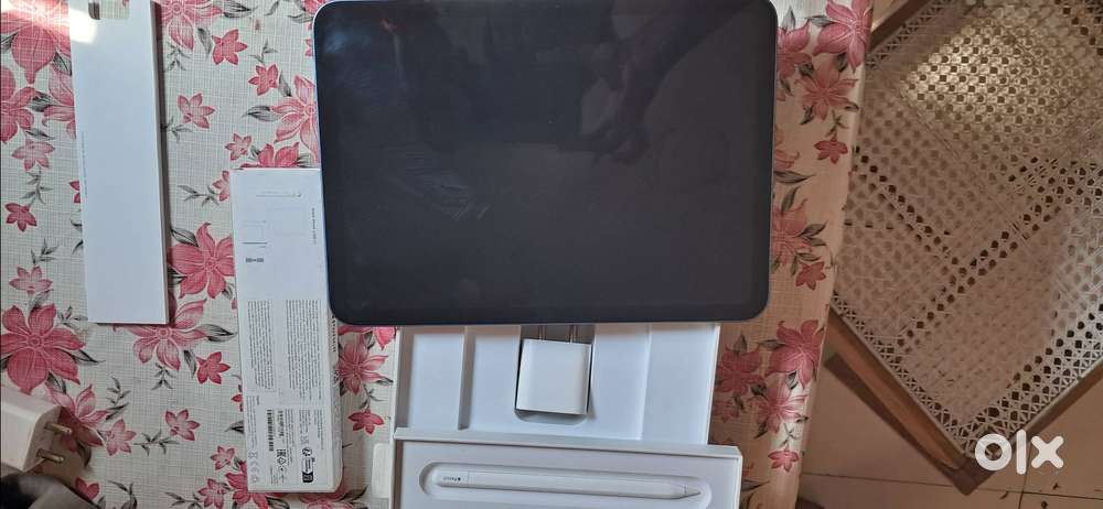 Ipad 10 gen 64 gb wifi  , apple pencil,excellent working,negotiable