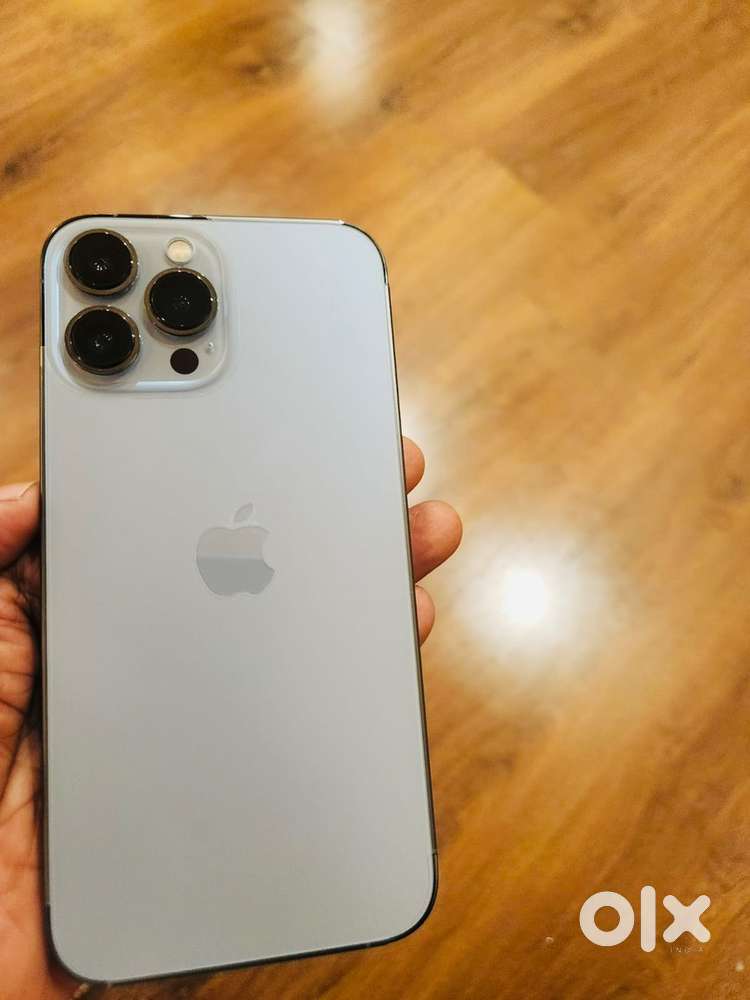 13 pro max box piece. Light used