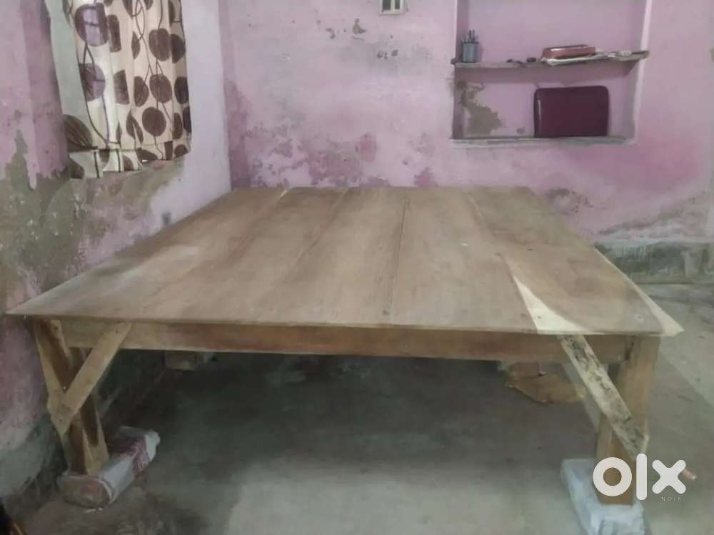 Price 2000/-Bed,long 6.chowra 4.  2,3 people can sleep easily