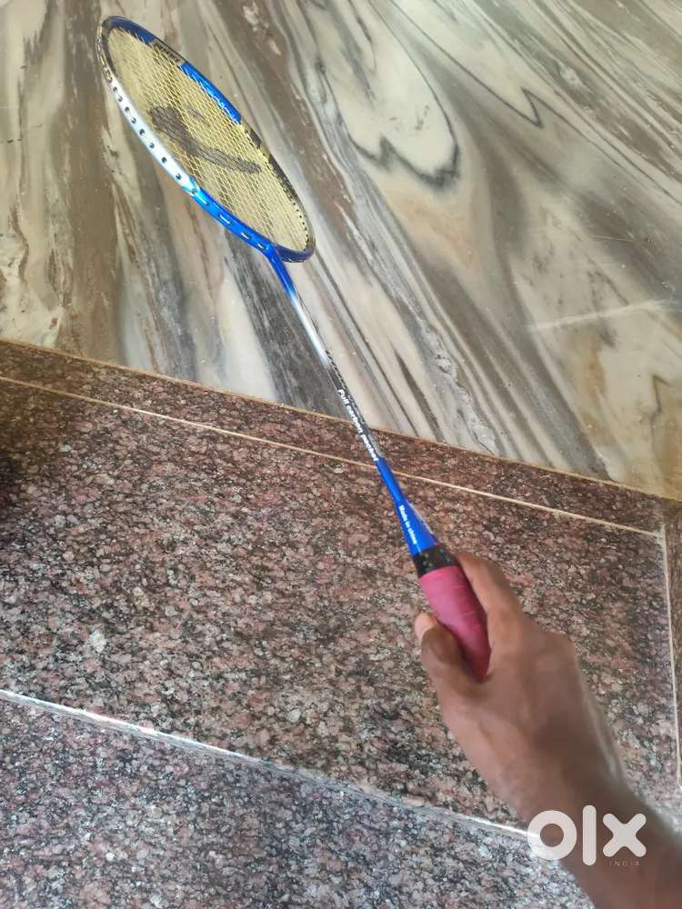 Badminton racket