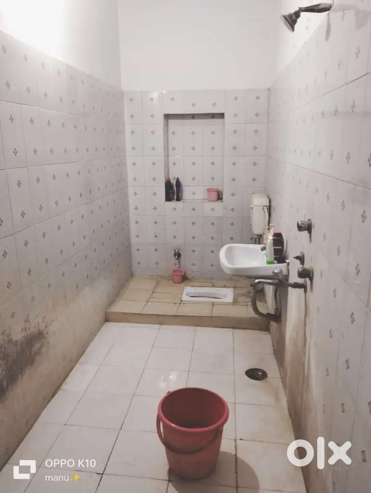 Only girls are allowed, roommate needed, safe an big space rooms