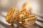 Takattu lo unna mee gold vidipincha badunu