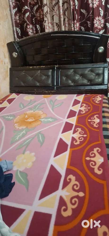 6*4 BED WITH MATTRESS