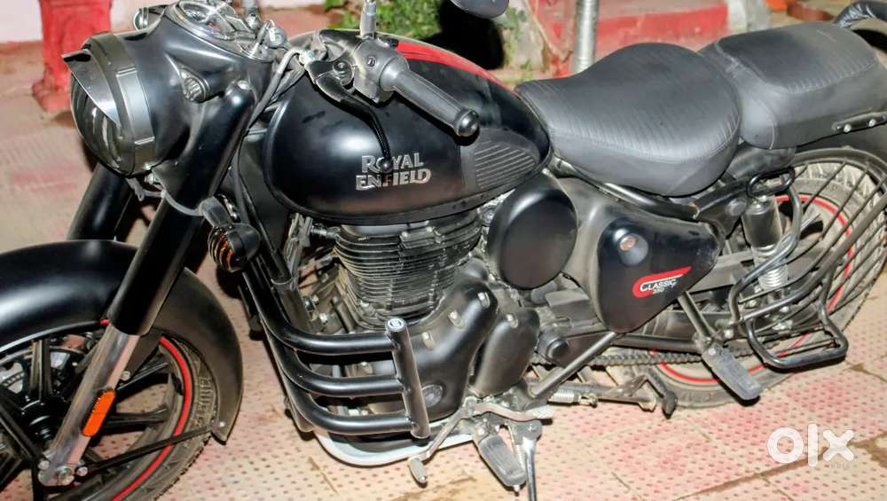 Royal Enfield 350 Classic Stealth Black