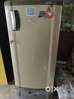 Whirlpool refrigitor for sale for Rs. 6000/-