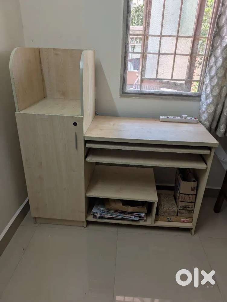 Computer/Study Table Good condition
