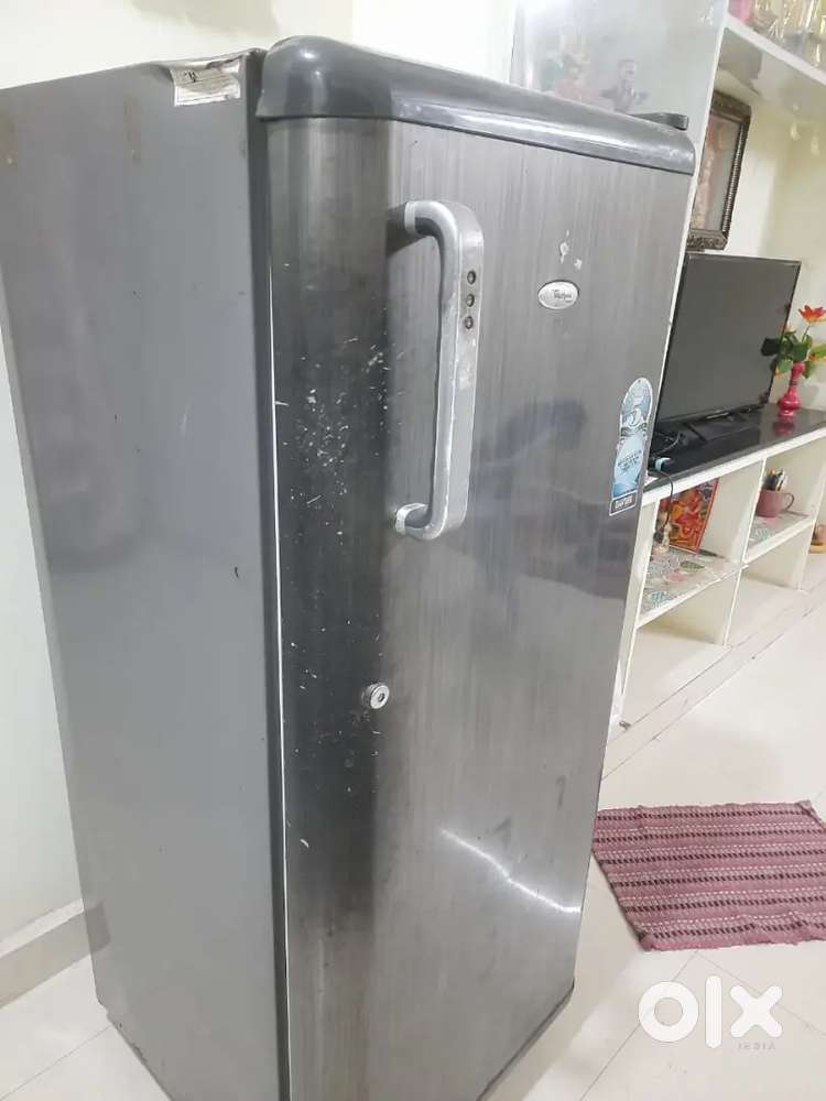 Whirlpool refrigerator 230 litres, 5 star