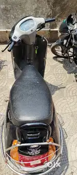 There are 2 keys of activa. New battery is installed passing expire ch