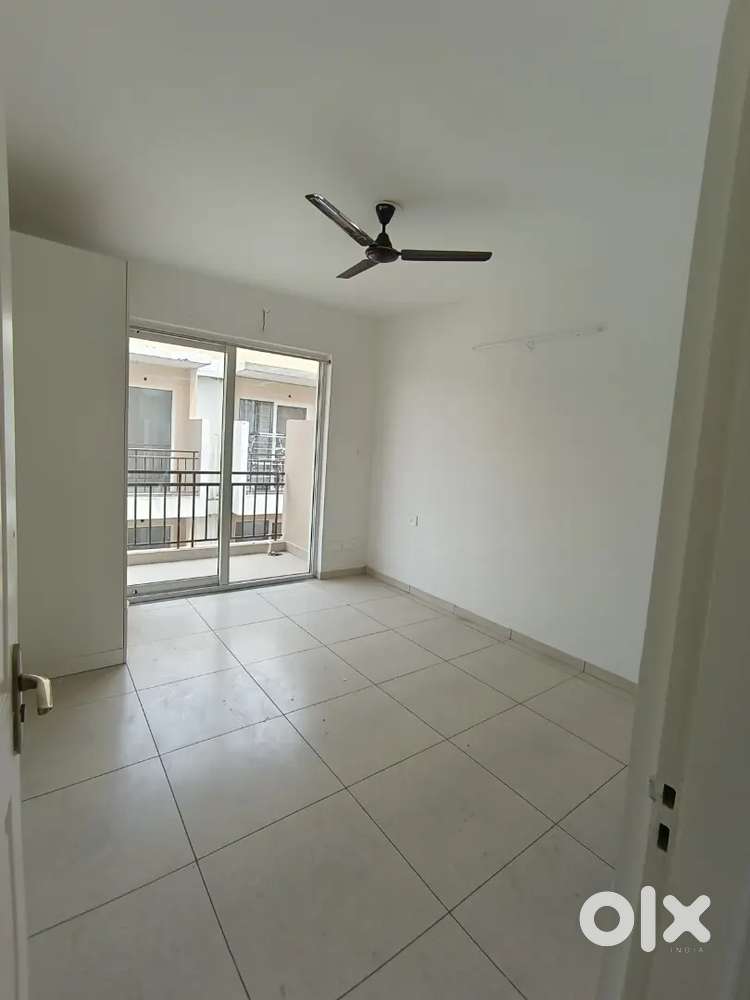 2bhk semi furnished flat available for rent