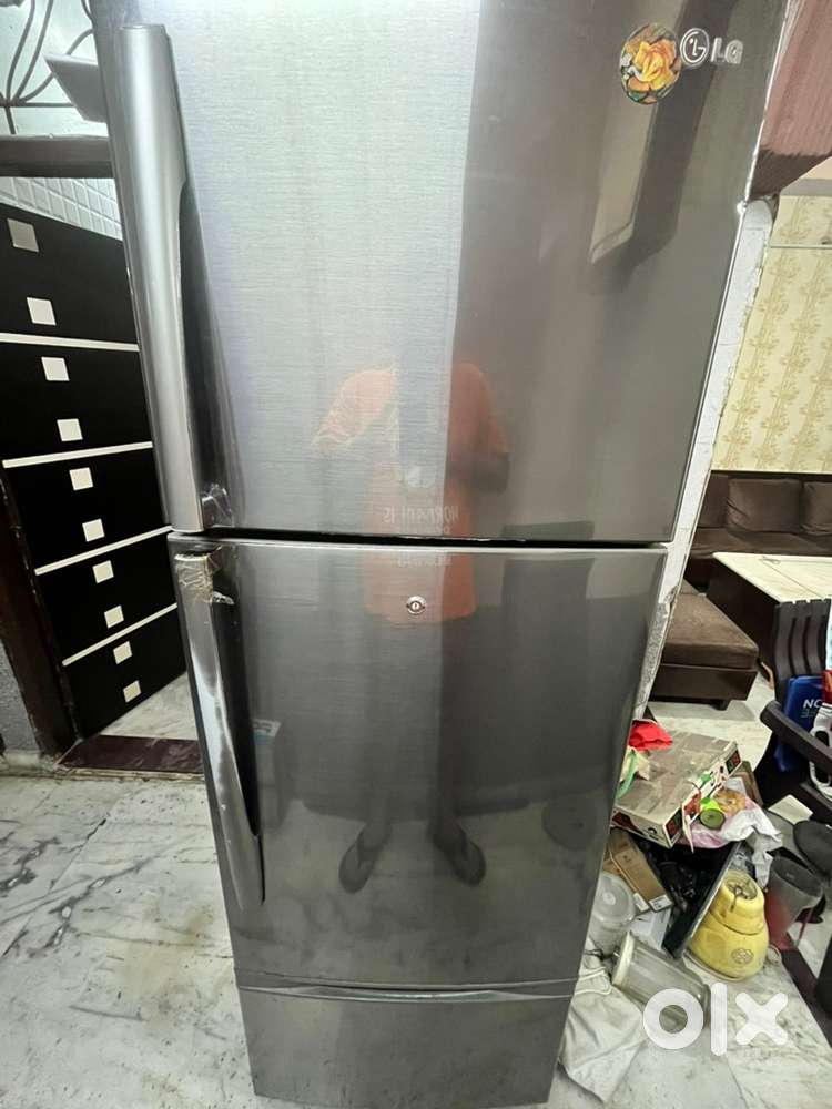 2 fridges 1 is LG 3 door & another is Samsung 2 door in new condition.