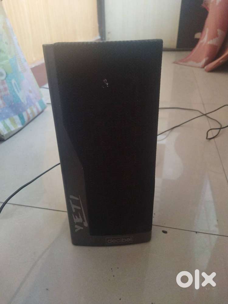 Vintage 2003 Computer Woofer with Speakers