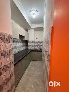 3 bhk flat luxury  with bed Almira and nearby metro satation
