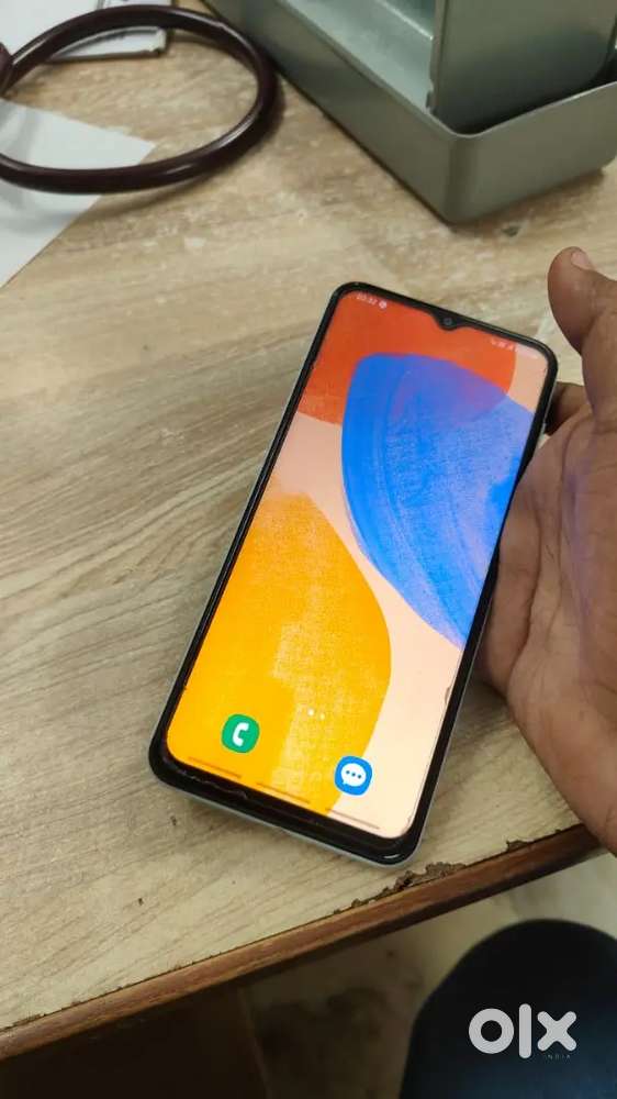SAMSUNG F13