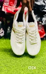 FOOTBALL SHOES