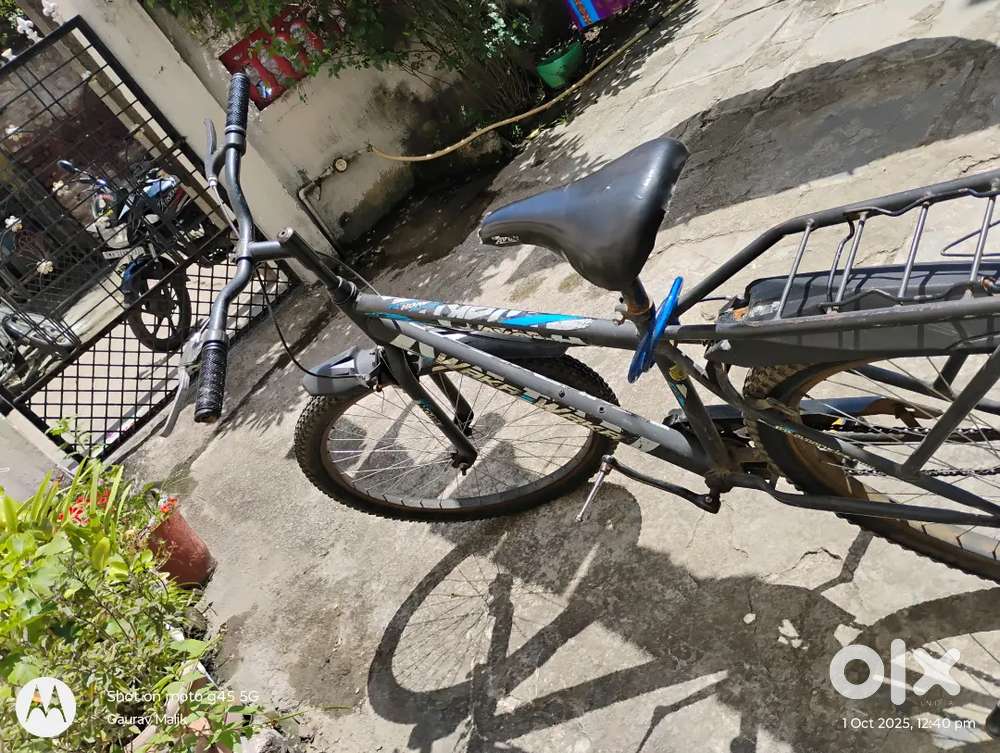 Avon waka waka good condition