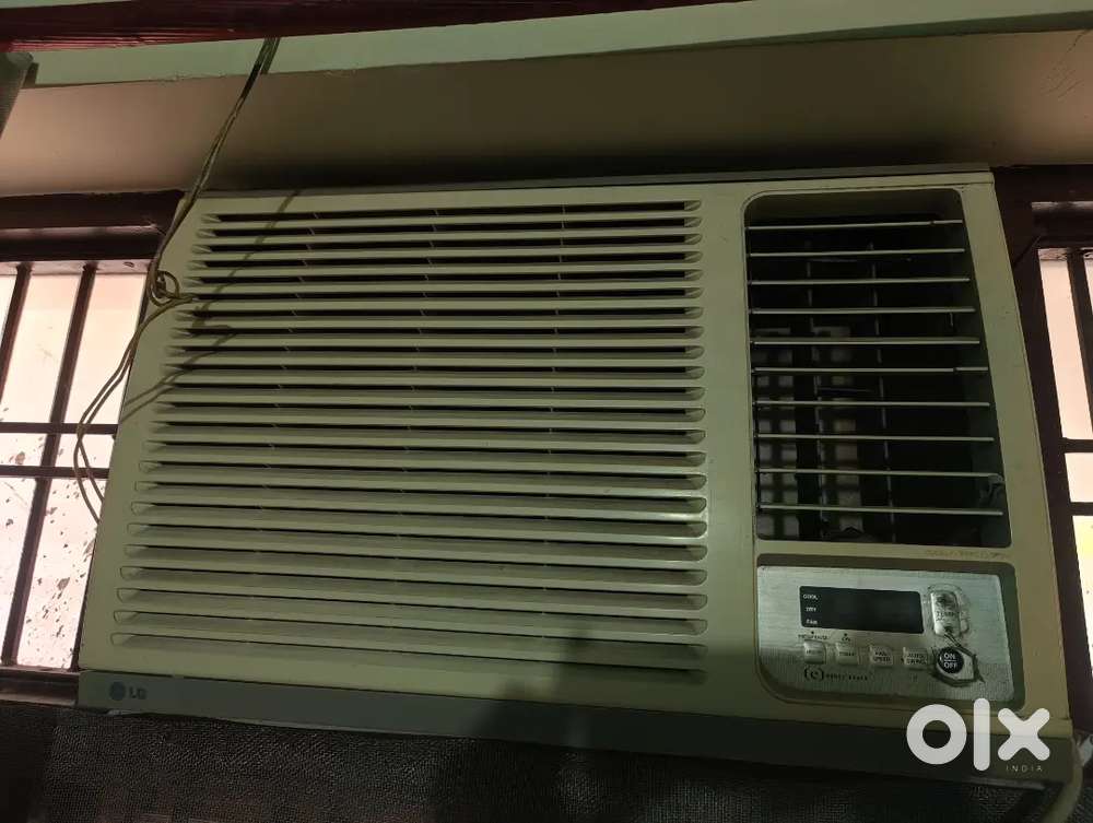 Well maintained ac ghar change kar rahe hai isliye sale kar rahe ac