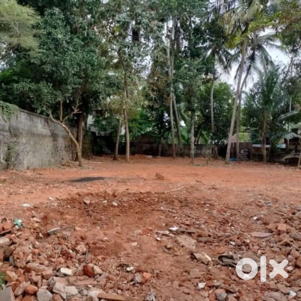 Dry land, lorry, access, clear title. Colony.