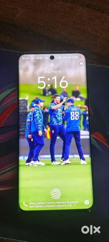 Vivo v 27 pro 128 gb only 25000