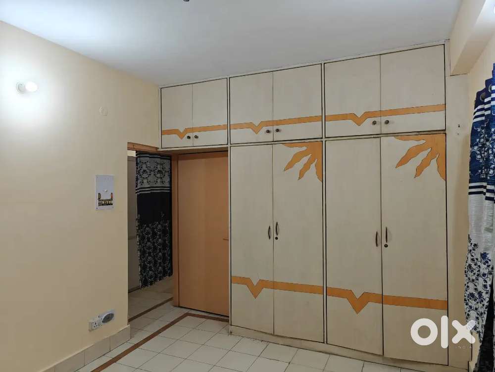 Beautiful Flat available in Park Market, Hirapur