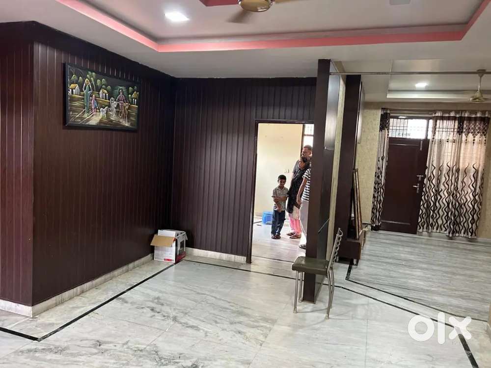 I want to sale my well furnished 2nd flore flat in urban ustate