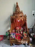 Wooden singhasan