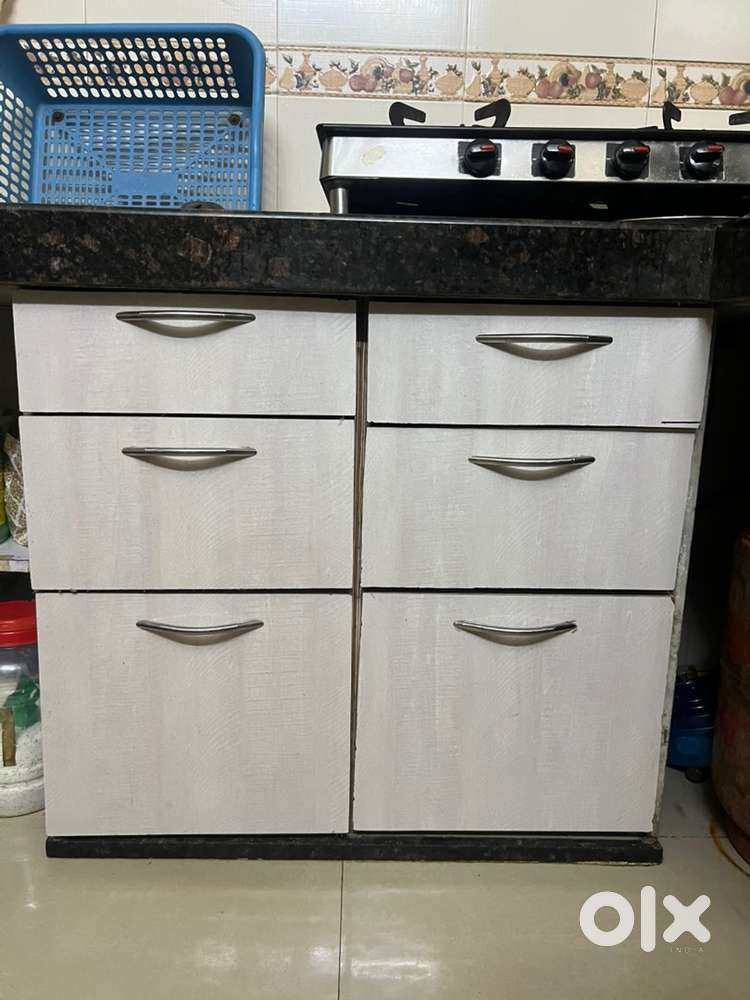 2 sets of 6 kitchen trolley and 1 sliding modern wardrobe