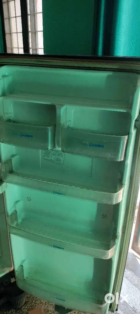 LG REFRIGERATOR 175 lt