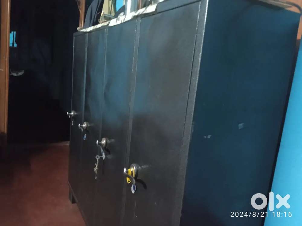 Boyes pg .near girish park.one minute from metro bus