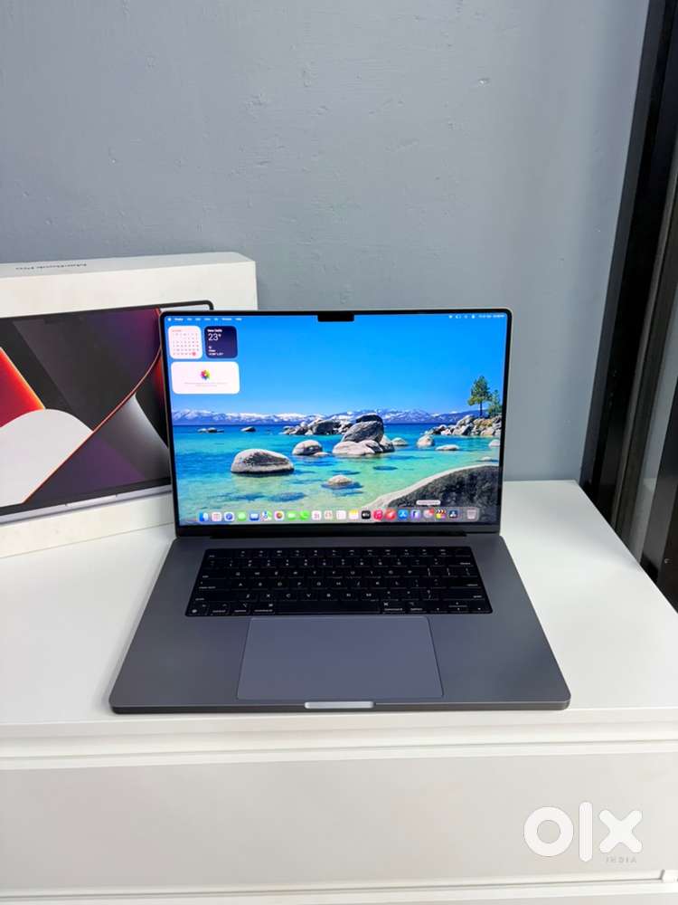 Apple macbook pro M1 max 64gb ram & 1TB ssd cycle 120 99% BH year 2022