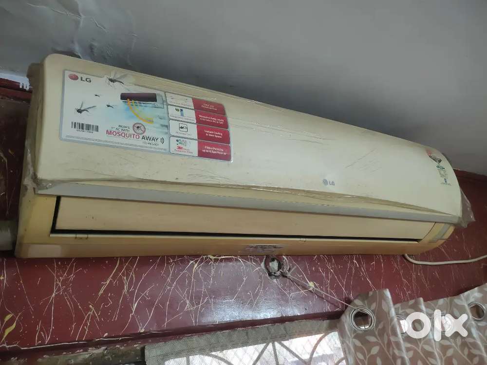 LG 1.5ton AC Air conditioner both indoor outdoor unit. With remote.
