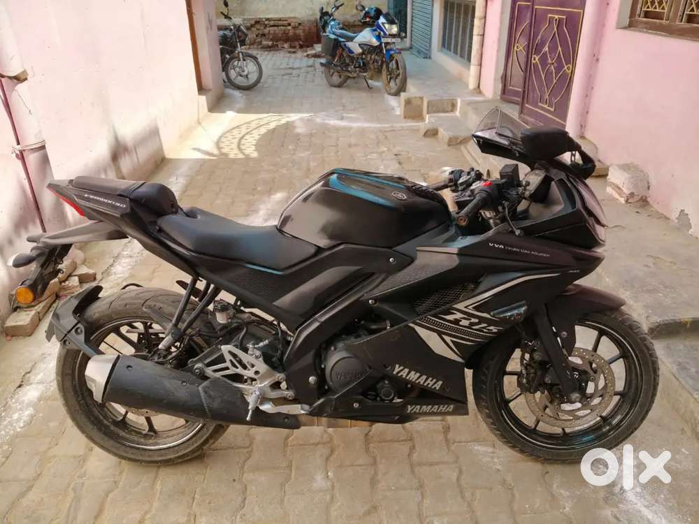 Yamaha R15v3 good condition