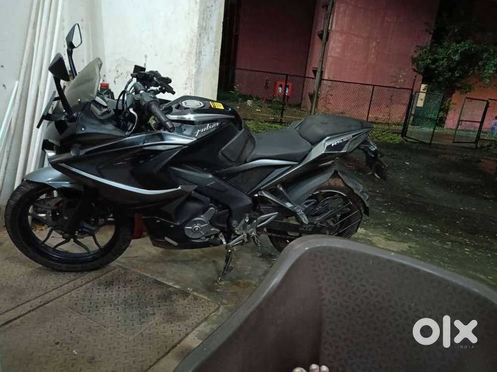 Bajaj Pulsar RS 200