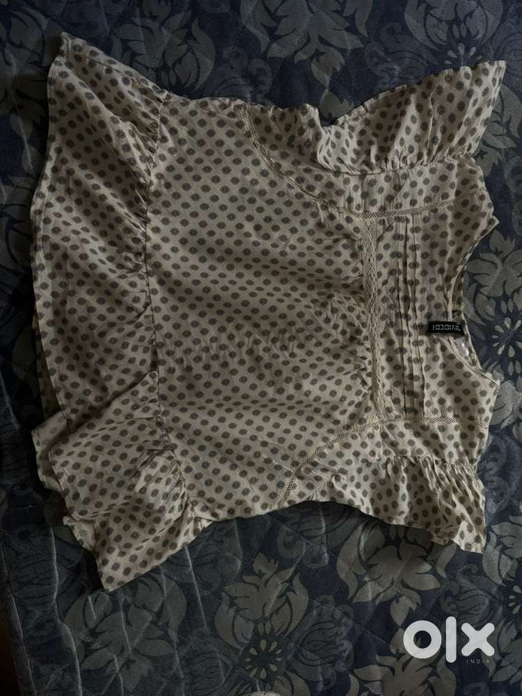 Cute Ditsy Print H&M top