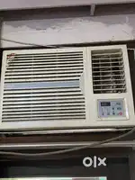 Onida, 1.5 ton, good condition, window AC