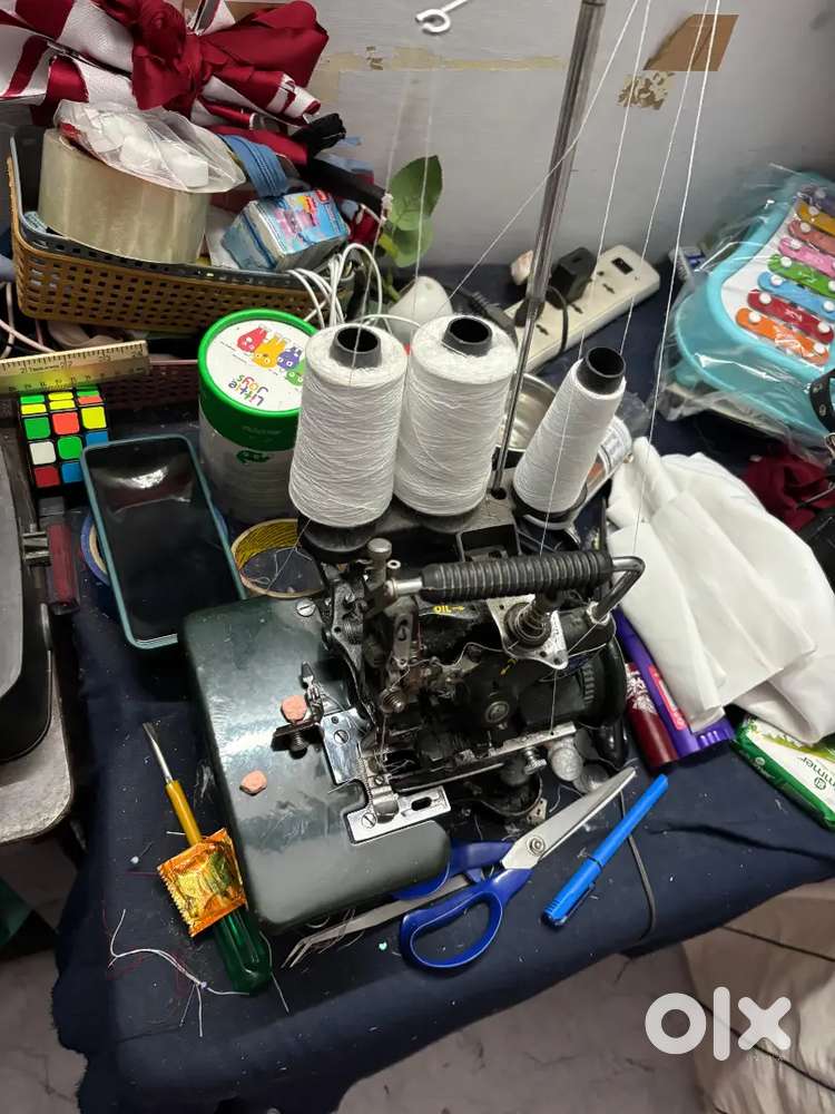 Overlock with motor