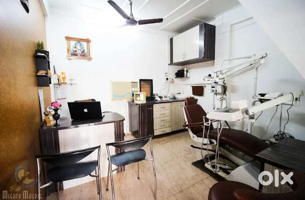 Female Receptionist/Dental assistant