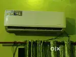 LLOYD Ac very good condition 2024 model