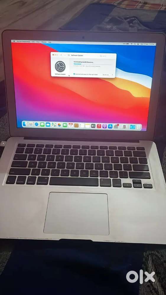 Macbbok air A1466 2017 model i5 8gb 128gb