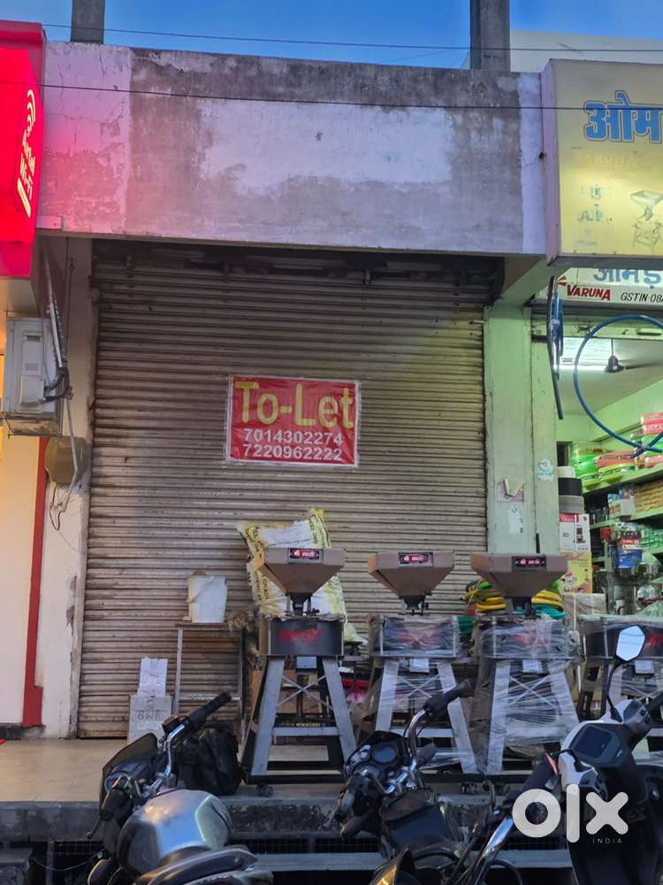Main road shop with all connectivity