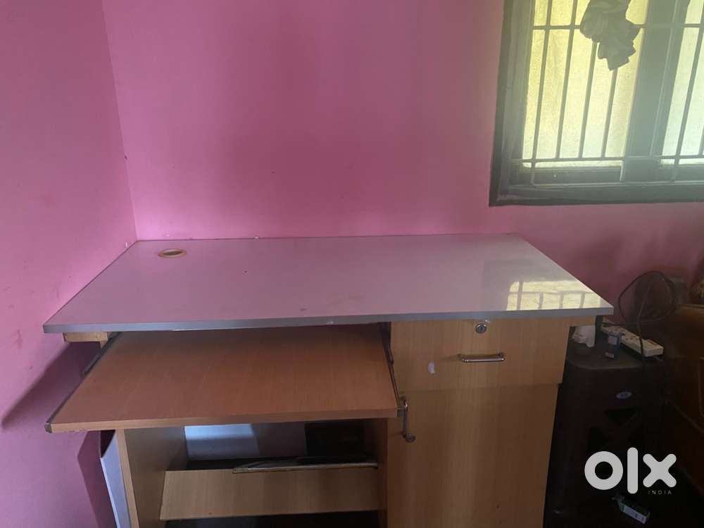 Office computer table